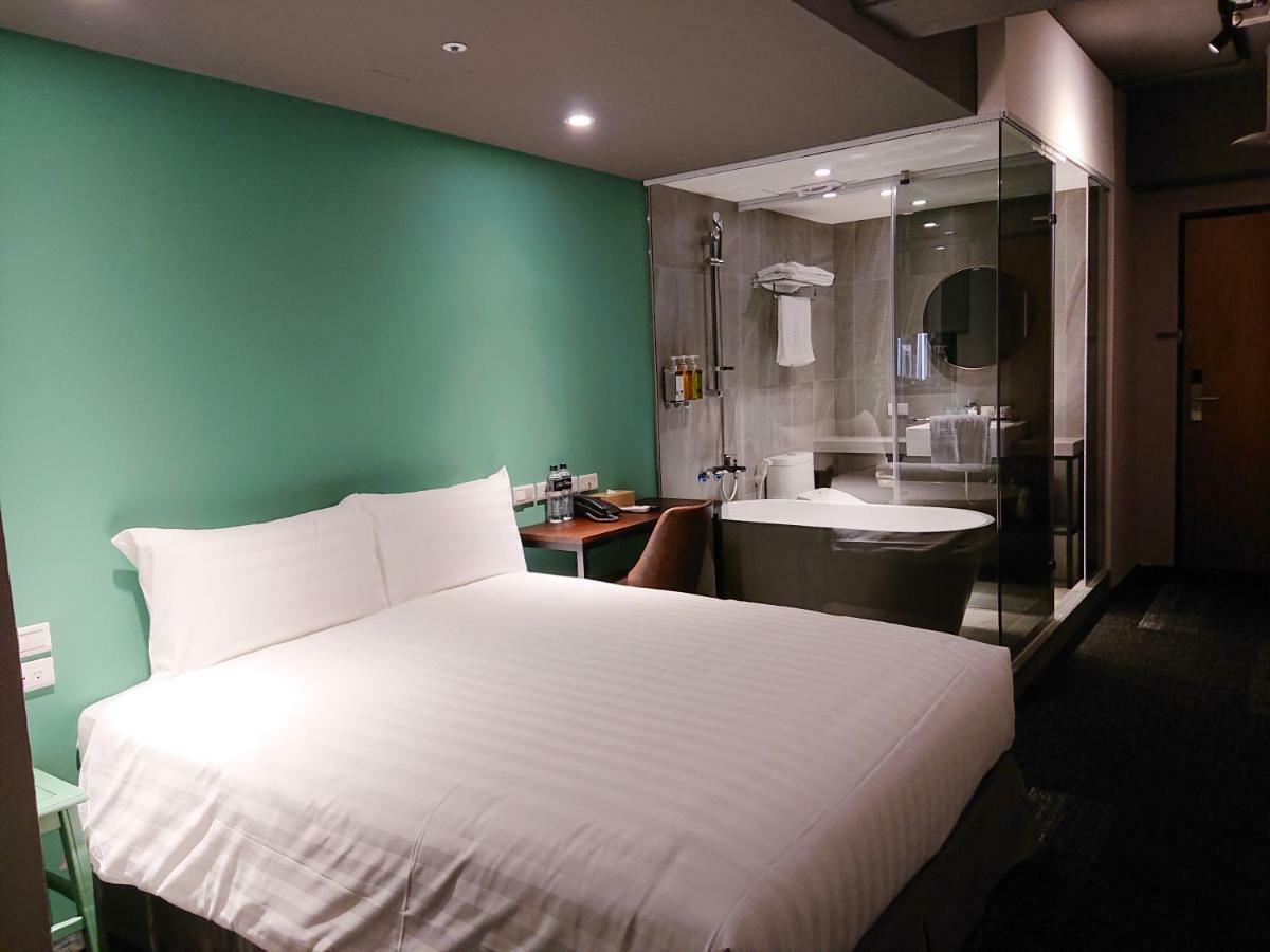 Deluxe Double Room Bathtub,834980306:JPEG